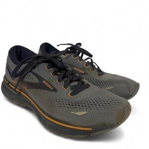 Brooks 15 Gray and Black Running Shoes 7M9W